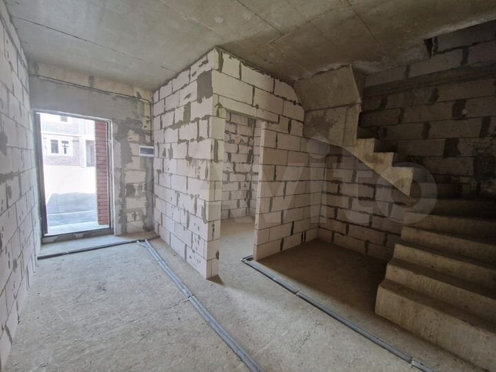 3-к. квартира, 133 м², 1/2 эт.