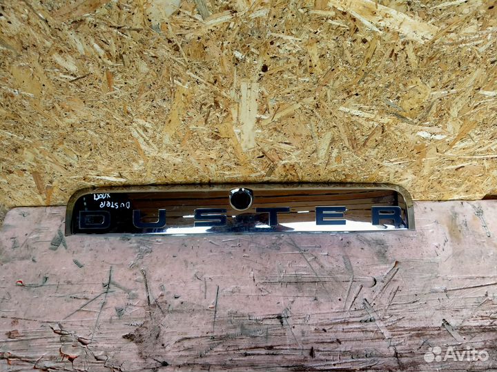 Накладка двери багажника для Renault Duster