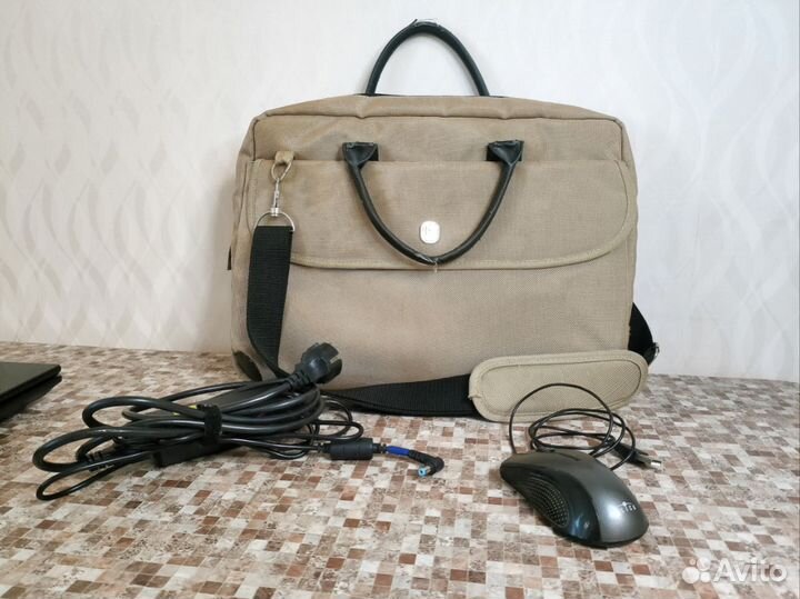 Ноутбук Acer 17.3/SSD+HDD/i5/8GB