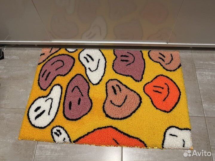 Ковер ручной работы. Тафтинг ковер. Смайл ковер