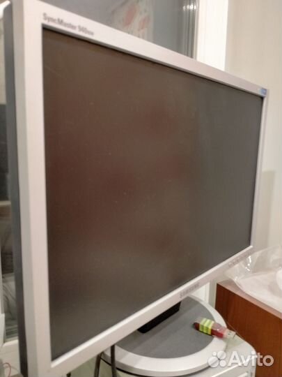 Монитор Samsung SyncMaster 940NW