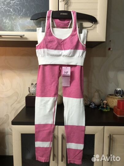 Спортивный костюм женский