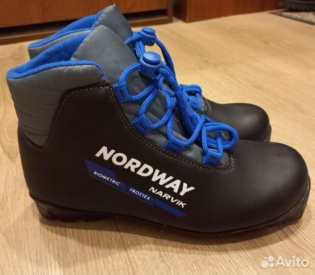 Лыжные ботинки