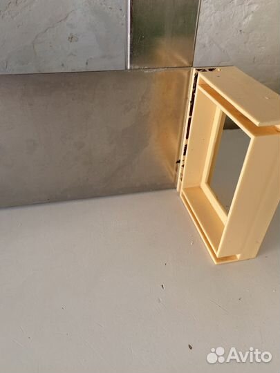 Полочка для ванной с зеркалом