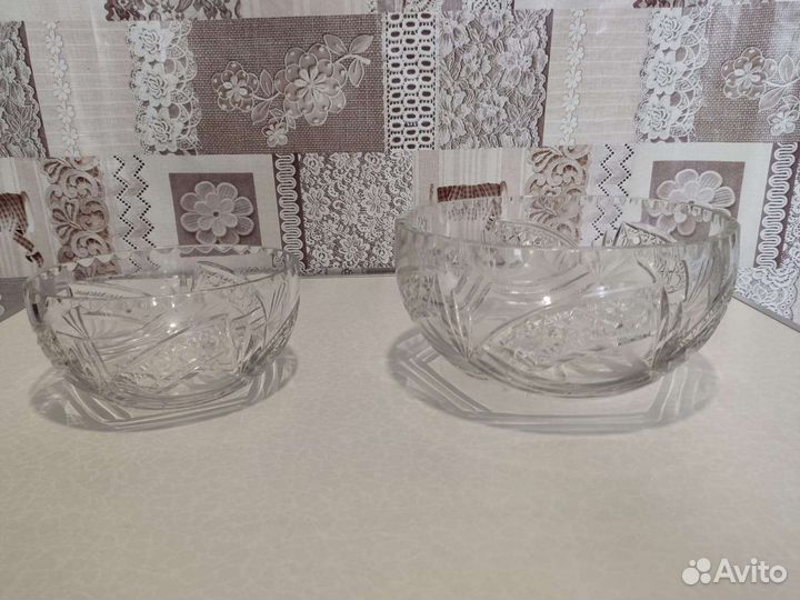 Хрустальные вазы две штуки