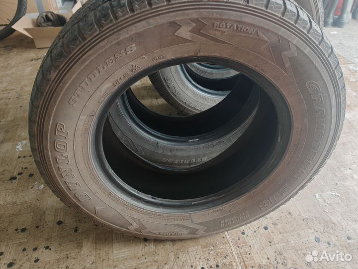 Dunlop Grandtrek SJ6 215/70 R16 99Q