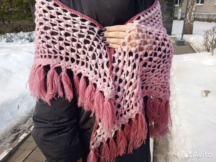 Шаль ручной работы из ангорской пряжи