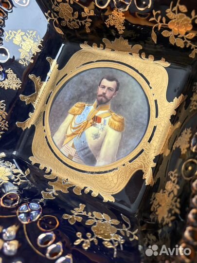 Фарфоровая ваза