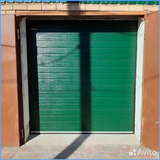 Гаражные ворота, секционные ворота DoorHan Alutech