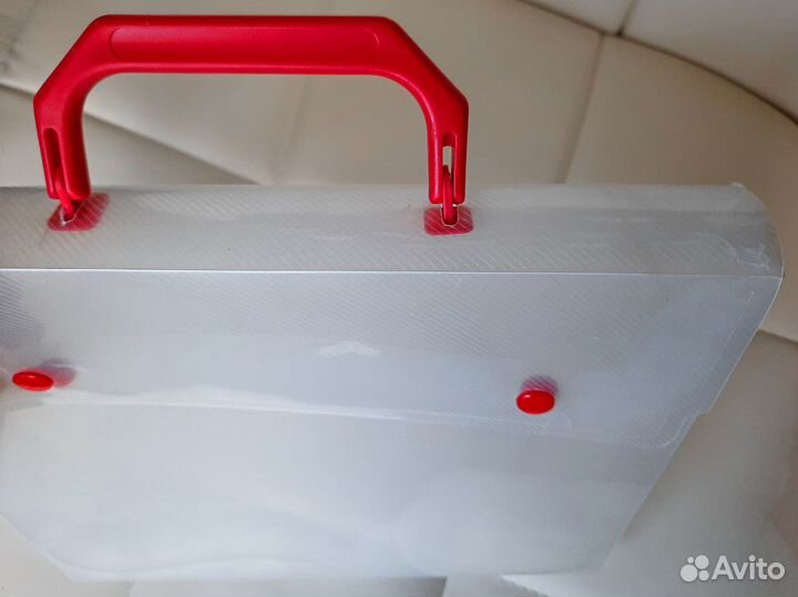 Пластиковый портфель. Папка конверт на кнопках