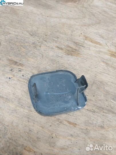 Заглушка переднего бампера под крюк правая Toyota