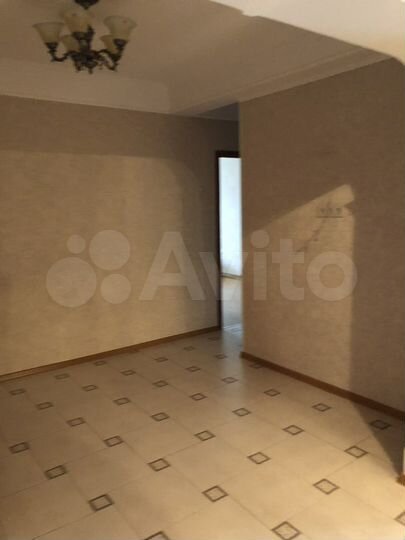 2-к. квартира, 75 м², 4/10 эт.