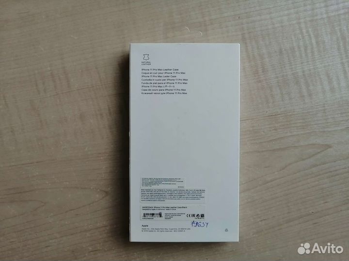 Кожаный чехол для iPhone 11Pro Max (цвет Black)