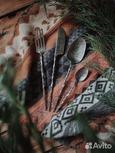 Кованые столовые приборы