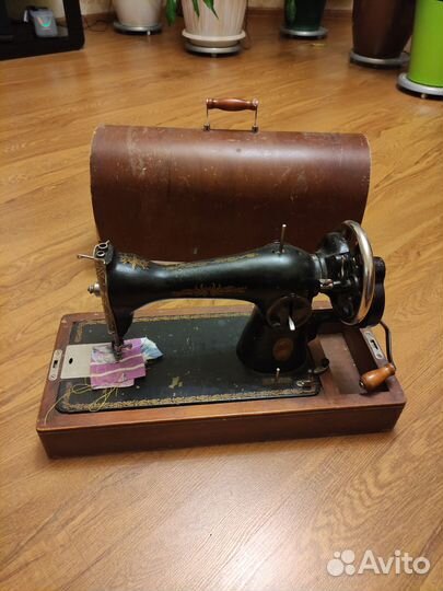 Швейная машина чайка 142 и бонусом пмз 40-х.годов