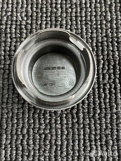 Крышка стойки амортизационной Mercedes Benz