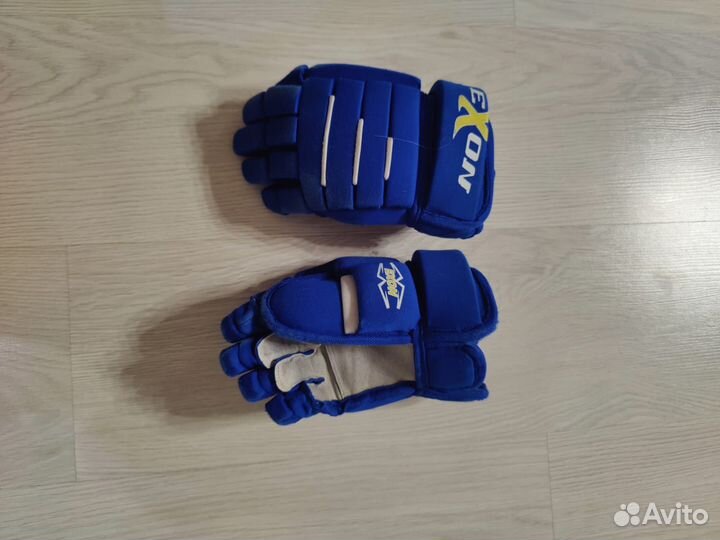 Хоккейная амуниция(краги, щитки, шлем,налокотники