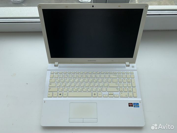 Ноутбук Samsung NP370R5E