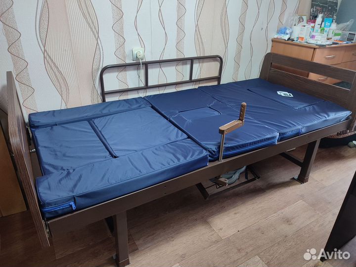 Медицинская кровать с функцией кресла + матрас
