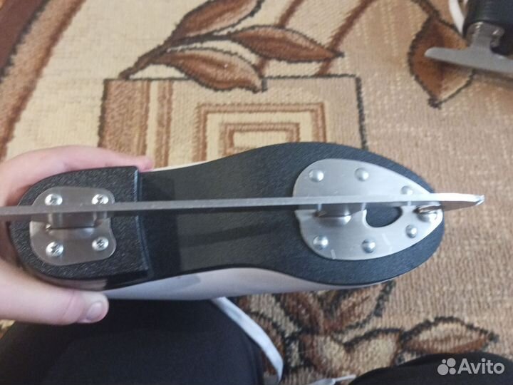 Коньки фигурные