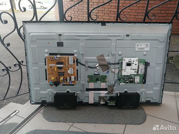 Телевизор LG 43UH610V (Разбор)(По запчастям)