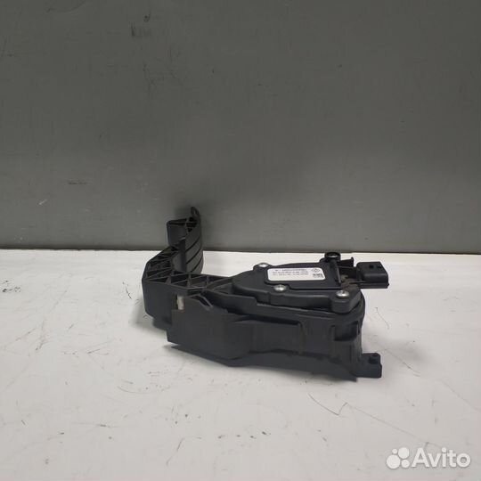 Педаль газа Renault Logan 2