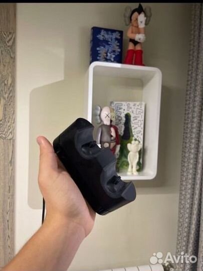 Sony PS4 + 2 джостика + подставка