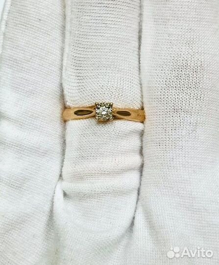 Золотое кольцо с камнем 17,5р