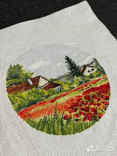 Картина вышитая крестиком. Миниатюра, маки