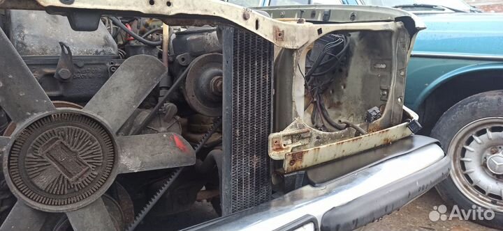 Радиатор охлаждения масла W123 3.0 D