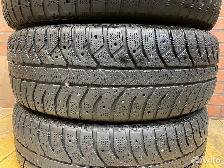 Bridgestone Ice Cruiser 7000S 225/65 R17 102T