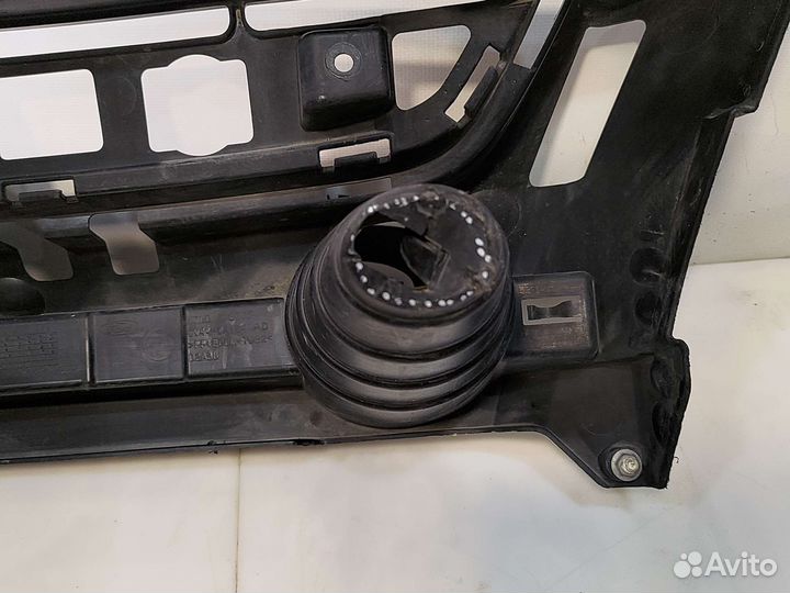 Кронштейн решетки радиатора Ford Kuga 2
