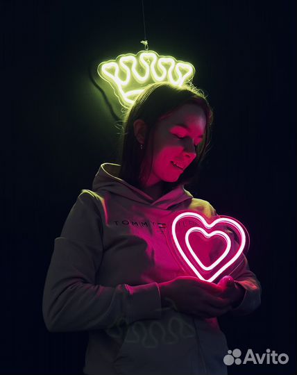 Неоновая вывеска в магазин 11