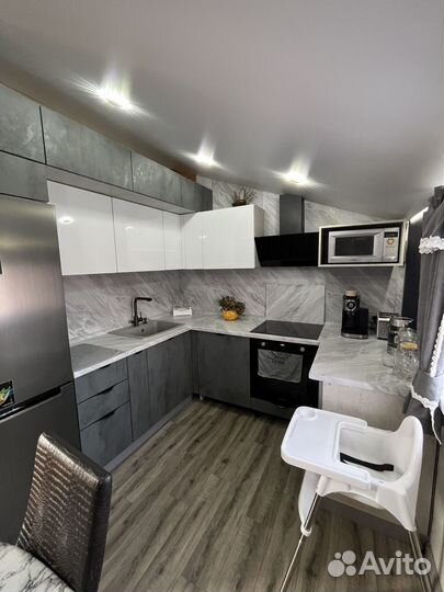 Встроенная мебель и натяжные потолки