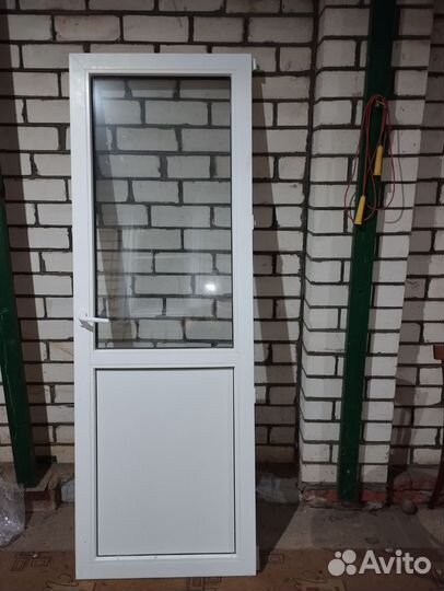 Балконная пластиковая дверь 600 х 2000 мм