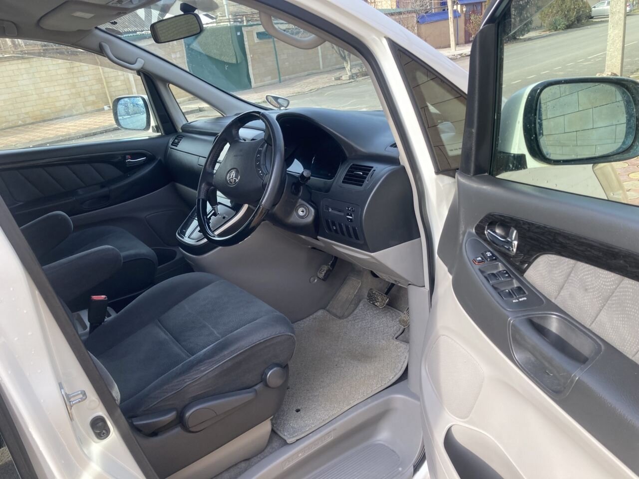Toyota Alphard: фото из отзыва