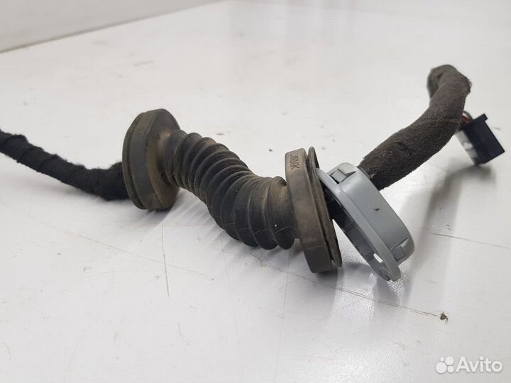 Электропроводка крышки багажника