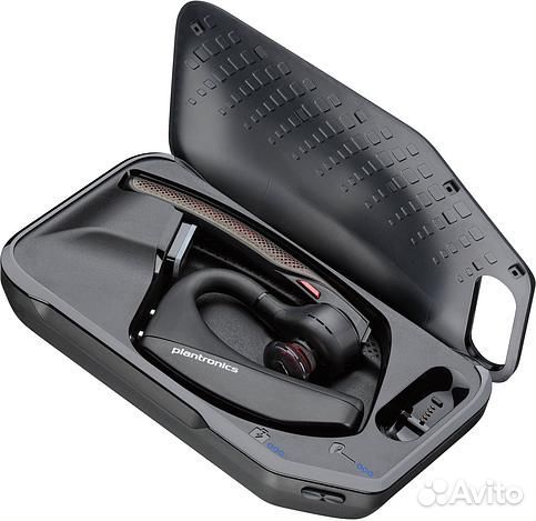 Гарнитура Plantronics Voyager 5200 UC + кейс