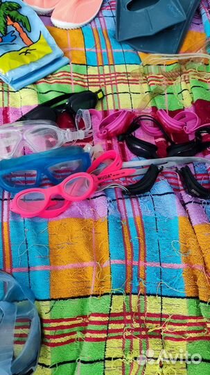 Маски, трубки, очки, ласты, коралки для плавания