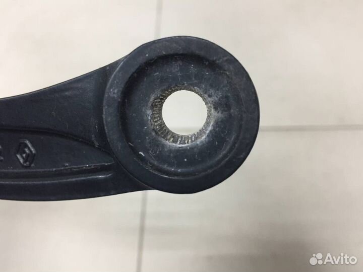 Поводок стеклоочистителя передний правый Renault K