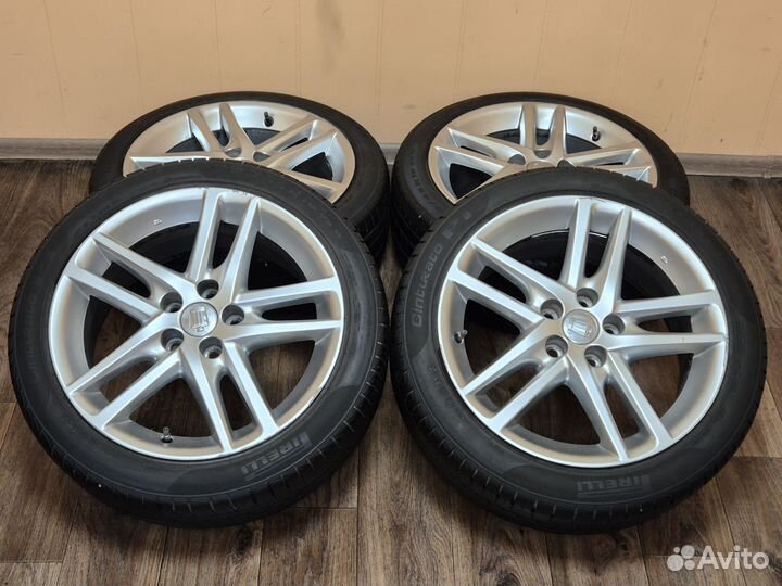 Комплект колёс Toyota Crown 225/45R18 pirelli