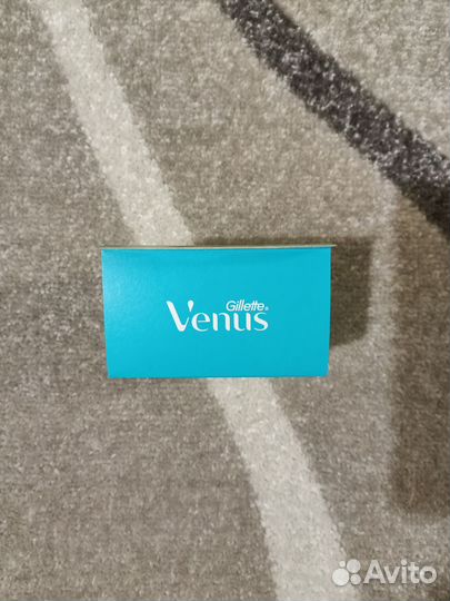 Сменные кассеты и станки Gilette Venus