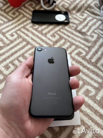 Телефон iPhone 7