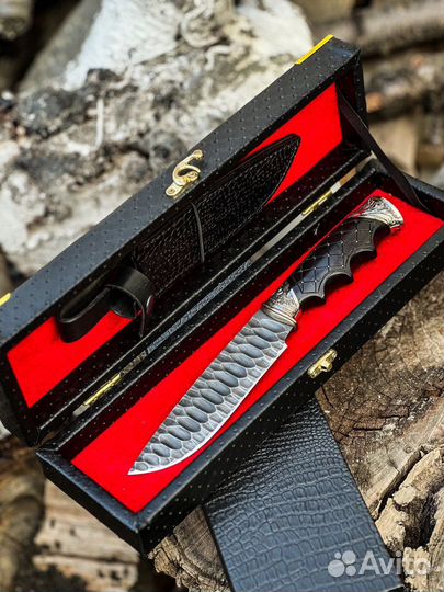 Нож из дамасской стали