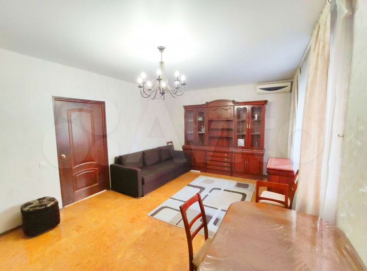 2-к. квартира, 77,6 м², 1/10 эт.