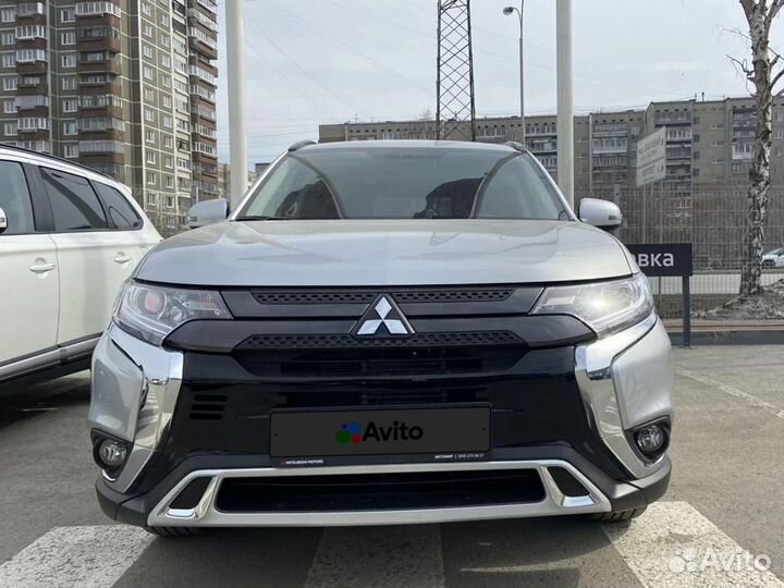Mitsubishi Outlander 2.0 CVT, 2022
