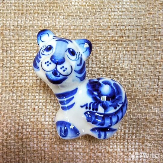 Статуэтки фарфор тигр, мышь с росписью гжель новые