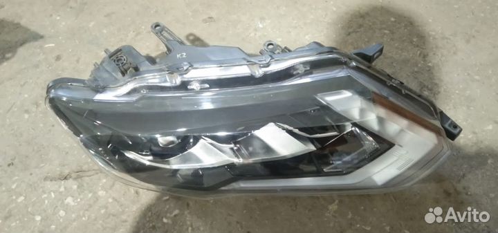 Фара правая Nissan X-Trail T32