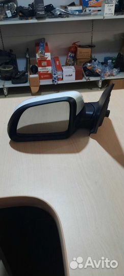 Боковое зеркало заднего вида левое Kia Rio 4