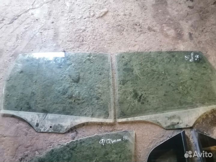 Стекло двери Форд Фиеста М5